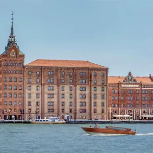***** Hotel Hilton Molino Stucky Włochy