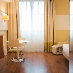 Western Mirage Fiera فندق باديرنو دونيانو